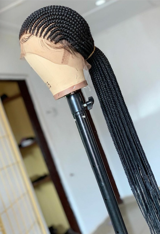 Perruque tressée passe mèche tous derrière