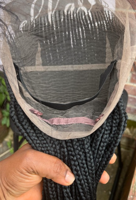 Perruque tressée passe mèche tous derrière